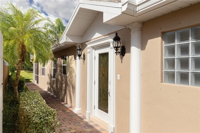 Photo - 5009 Corsica Square