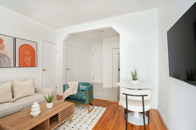 Photo - 444 W 48th St Unit FL4-ID1022027P