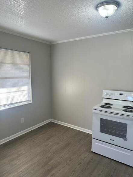 Photo - 363 Highland Ave NW