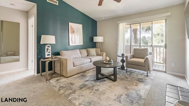 Building Photo - 10263 Whispering Forest Dr Unit 1010