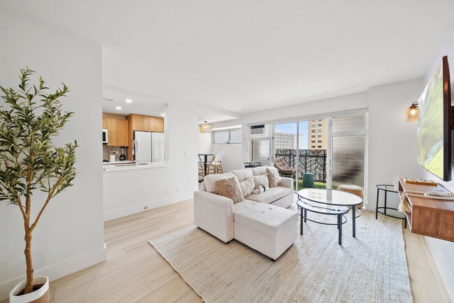 Photo - 2464 Prince Edward St Unit ID1327712P