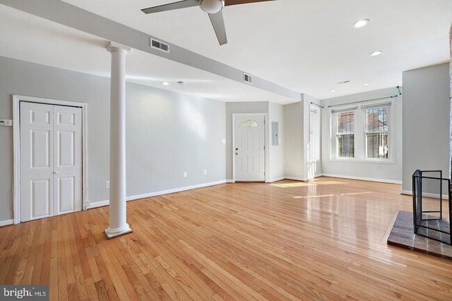 Photo - 504 L St NE
