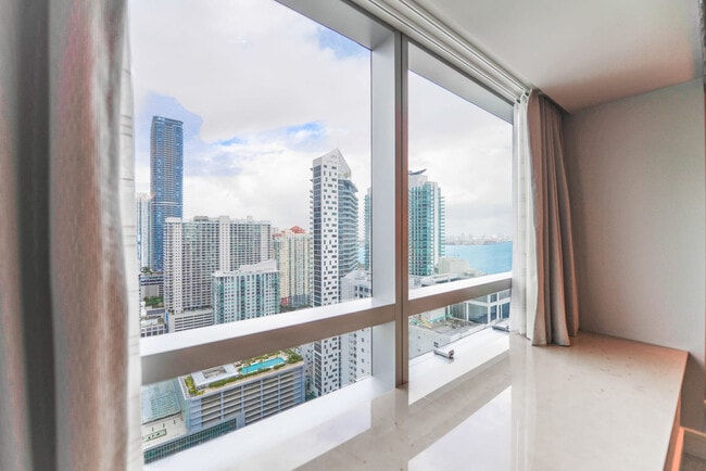 Photo - 1441 Brickell Ave Unit FL34-ID1022311P