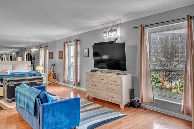 Photo - 11 Music Square E Unit ID1265921P