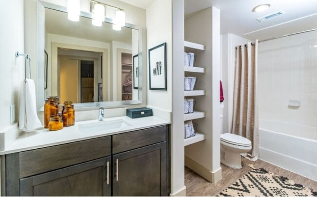 Building Photo - 707 Park Ave NE Unit ID1336093P