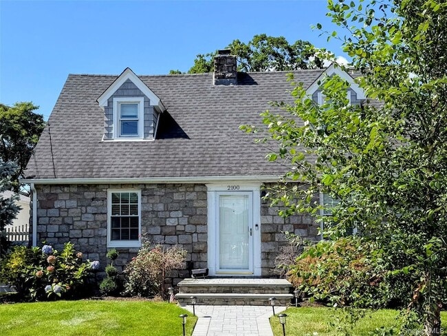 Photo - 2100 Hillside Ave