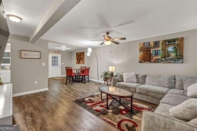 Photo - 214 Walton St