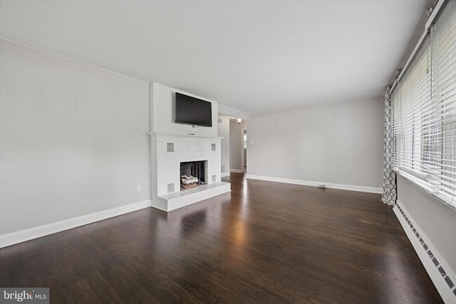 Photo - 704 Cedar Ave