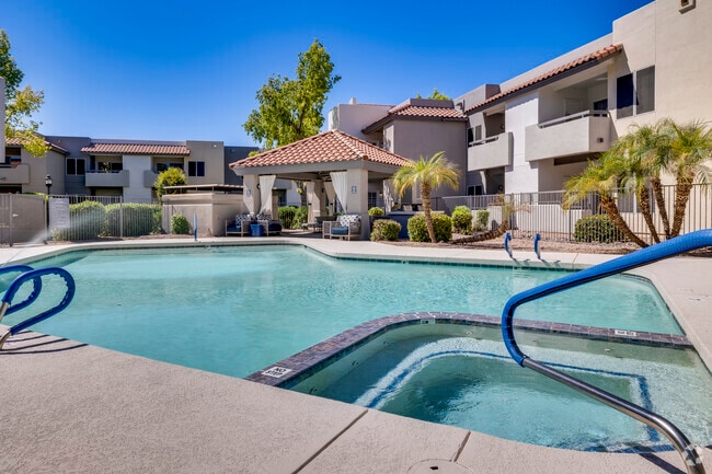 Pool & Hot Tub - Alcove at the Islands
