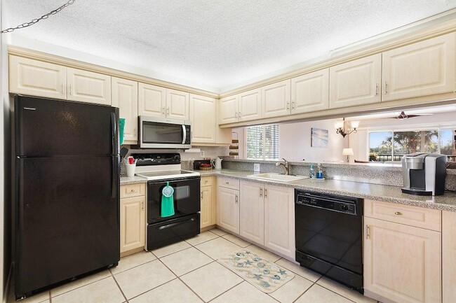 Photo - 275 Palm Ave Unit A201