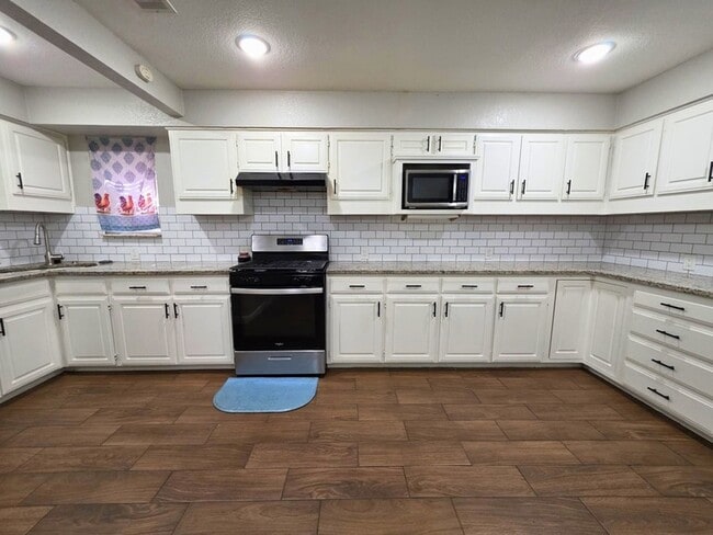 Photo - 209 Eller Ave