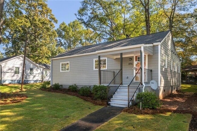 Photo - 896 Oakland Dr SW