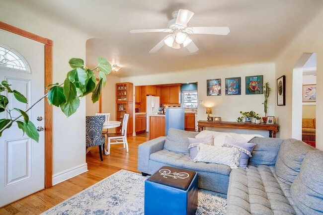 Building Photo - 2933 Ivanhoe St Unit ID1357994P