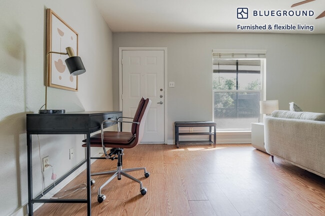 Photo - 1230 E 38th 1/2 St Unit SI FL2-ID306