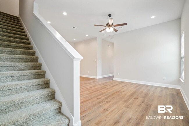 Photo - 950 Gibson Ct