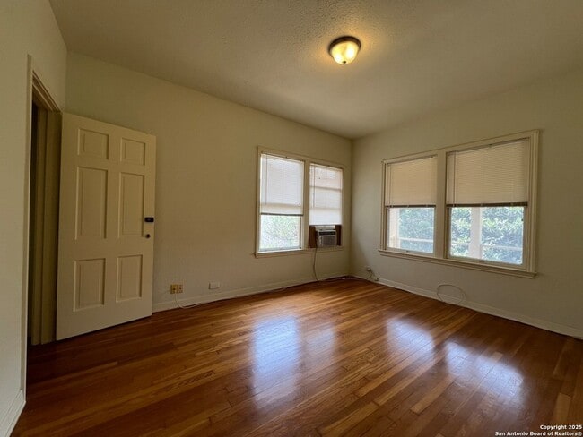 Photo - 249 E Lullwood Ave