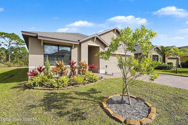 Photo - 543 Old Country Rd S E