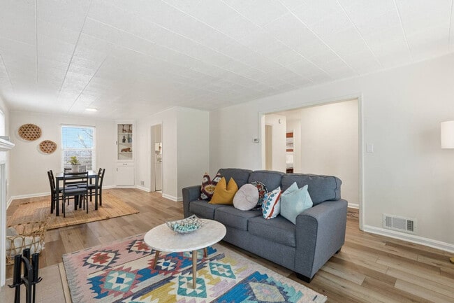 Building Photo - 237 N Center St Unit SI ID1249827P