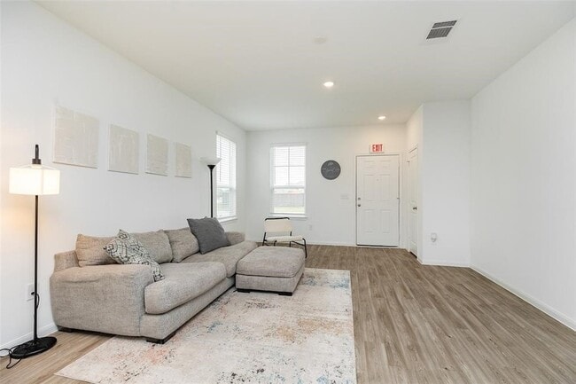 Photo - 23631 Simmental Rd