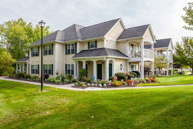 Building Photo - The Hammocks at Southern Hills