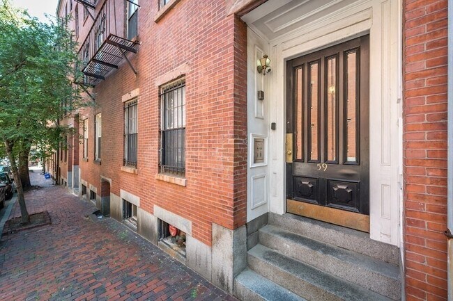 Building Photo - 59 W Cedar St Unit 3