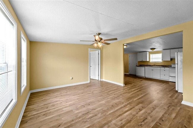 Photo - 2789 Avondale St