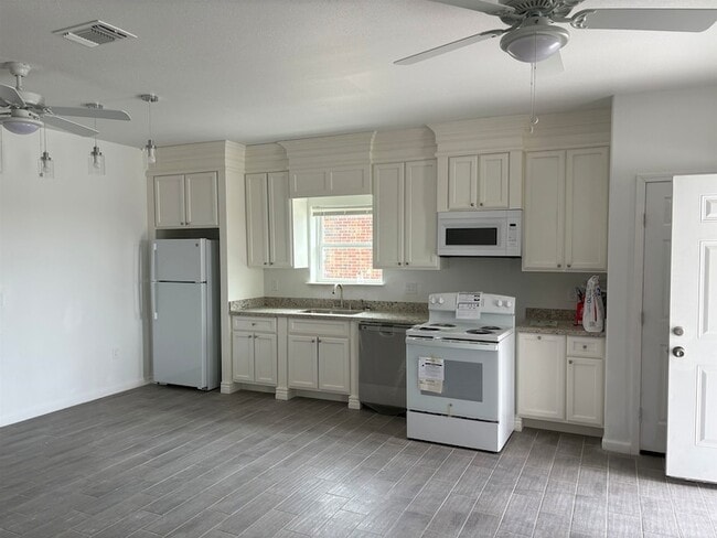 Photo - 307 Rosalinda Dr