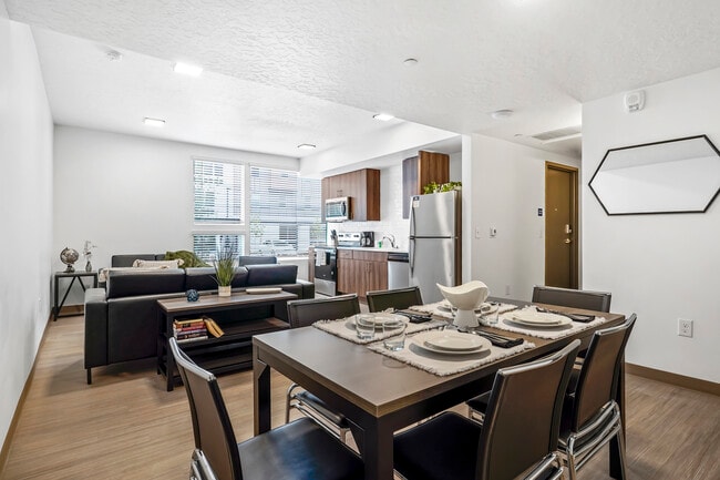 Dining Room - Slopeside Village Apartments and Townhomes