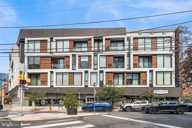 Building Photo - 621-23 S 24th St Unit 208