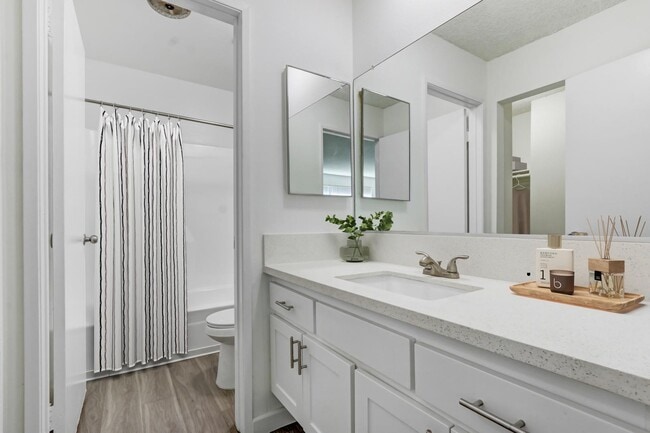 Photo - Country Club Apartments