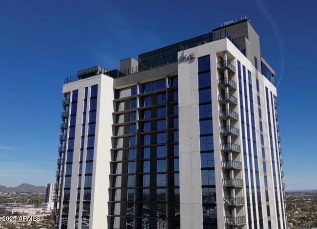 Building Photo - 817 N 6th St Unit A2