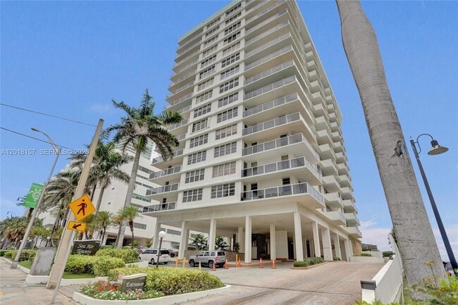 Building Photo - 3725 S Ocean Dr Unit 1419