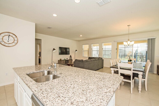 Photo - 5277 Oakbourne Ave Unit SI ID1263237P