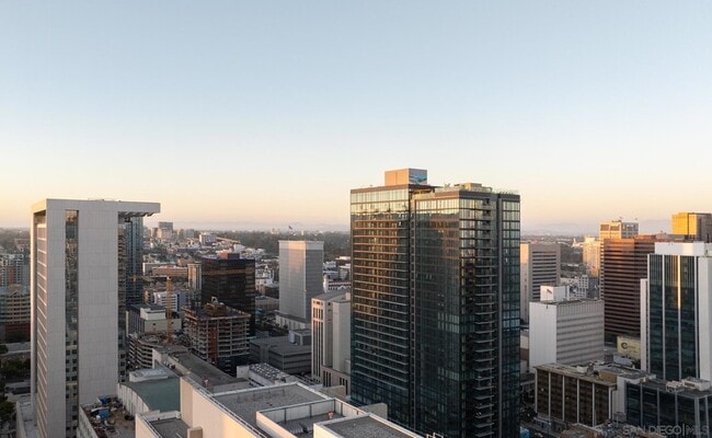 Building Photo - 1011 Union St Unit 3508