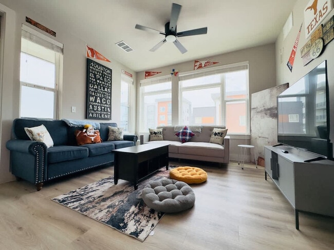 Building Photo - 12208 Tech Ridge Blvd Unit SI ID1490131P