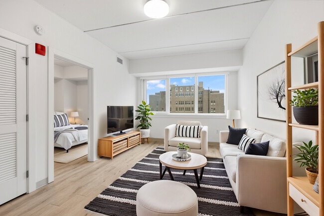 Photo - Mily on Green