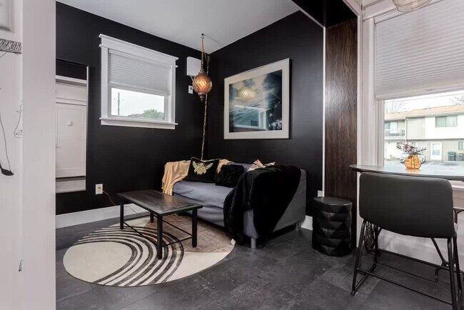 Photo - 205 Third Street Southeast-SI ID1502045P Unit SI ID1502045P