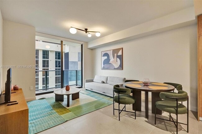 Building Photo - 11 NE 6th St Unit 712