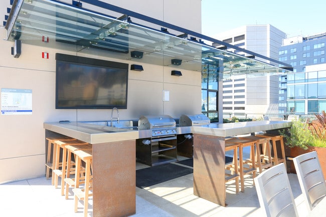 Rooftop Kitchen - Olume Apartments