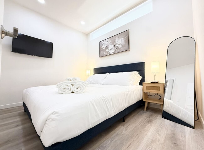 Photo - 501 N Perth St Unit ID1289478P