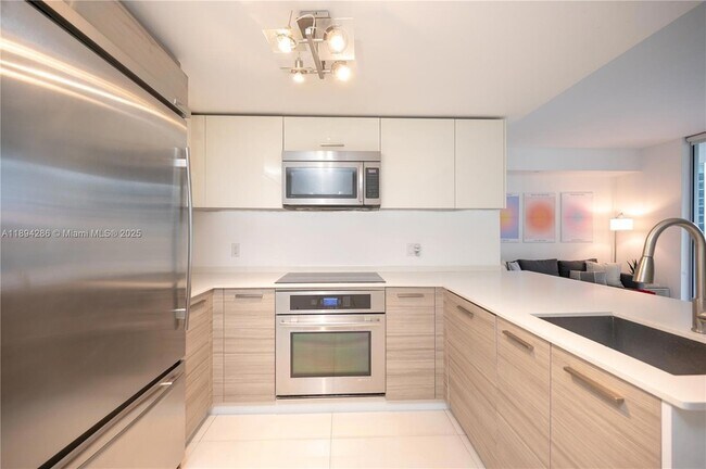Photo - 1300 Brickell Bay Dr Unit 1601