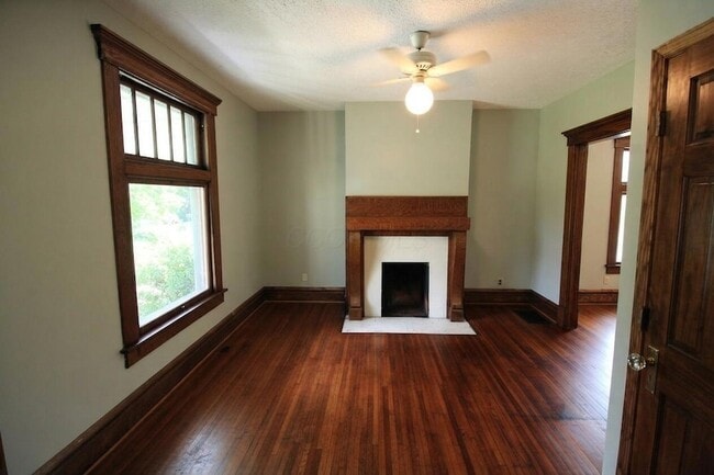 Photo - 142 E Northwood Ave