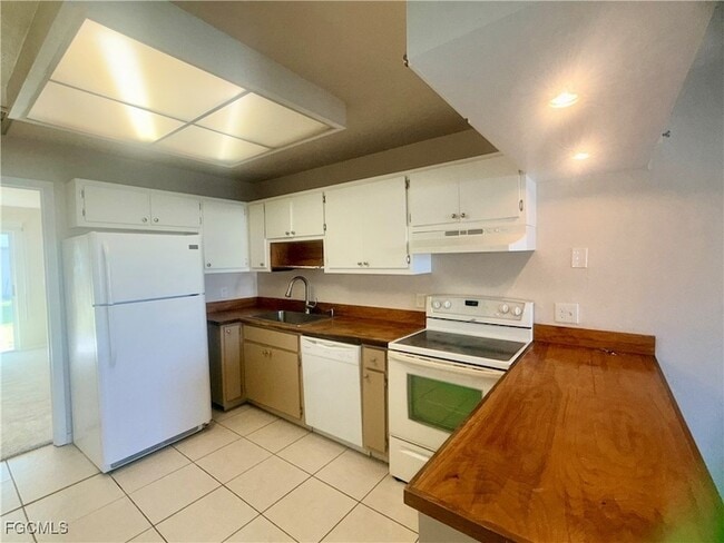 Photo - 3417 SW Santa Barbara Pl Unit 114