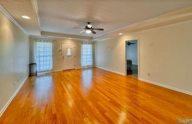 Photo - 1024 Clint Dr SE