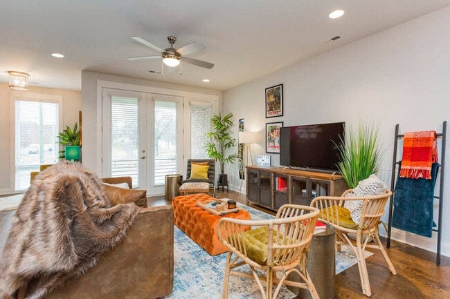 Building Photo - 505 Wedgewood Ave Unit ID1312423P