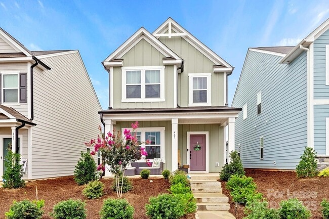 Building Photo - 467 Switch St