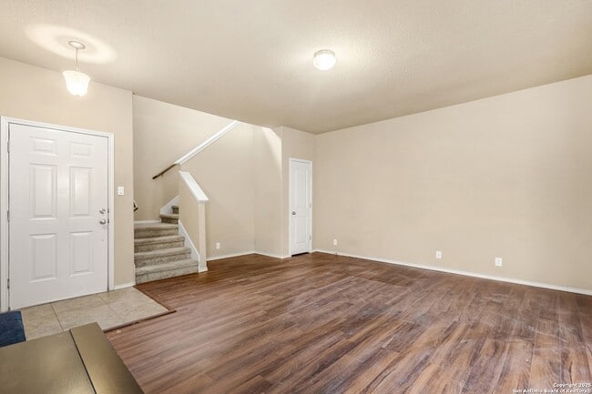 Photo - 7118 Sunny Day