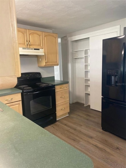 Photo - 3741 Kingsbury Dr