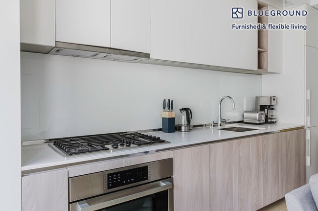 Photo - 572 11th Ave Unit FL8-ID1567