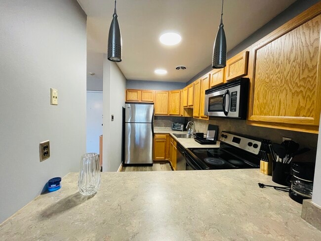 Photo - Chelbourne Plaza